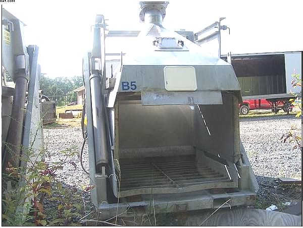 TUBAR Model TCL 65 Hydraulic Dumper,